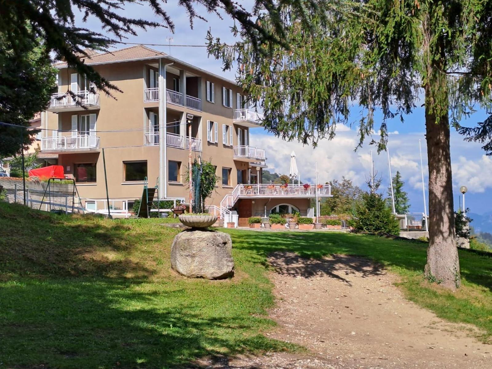 Provinciale 79 Hotel Magreglio Exterior photo