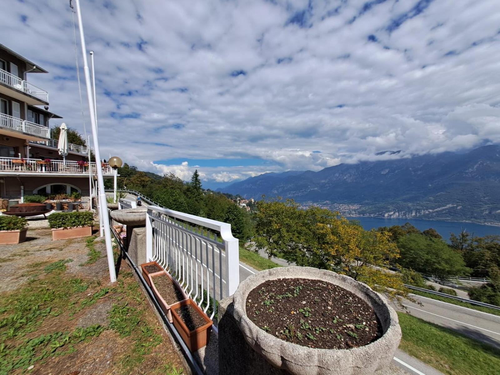 Provinciale 79 Hotel Magreglio Exterior photo