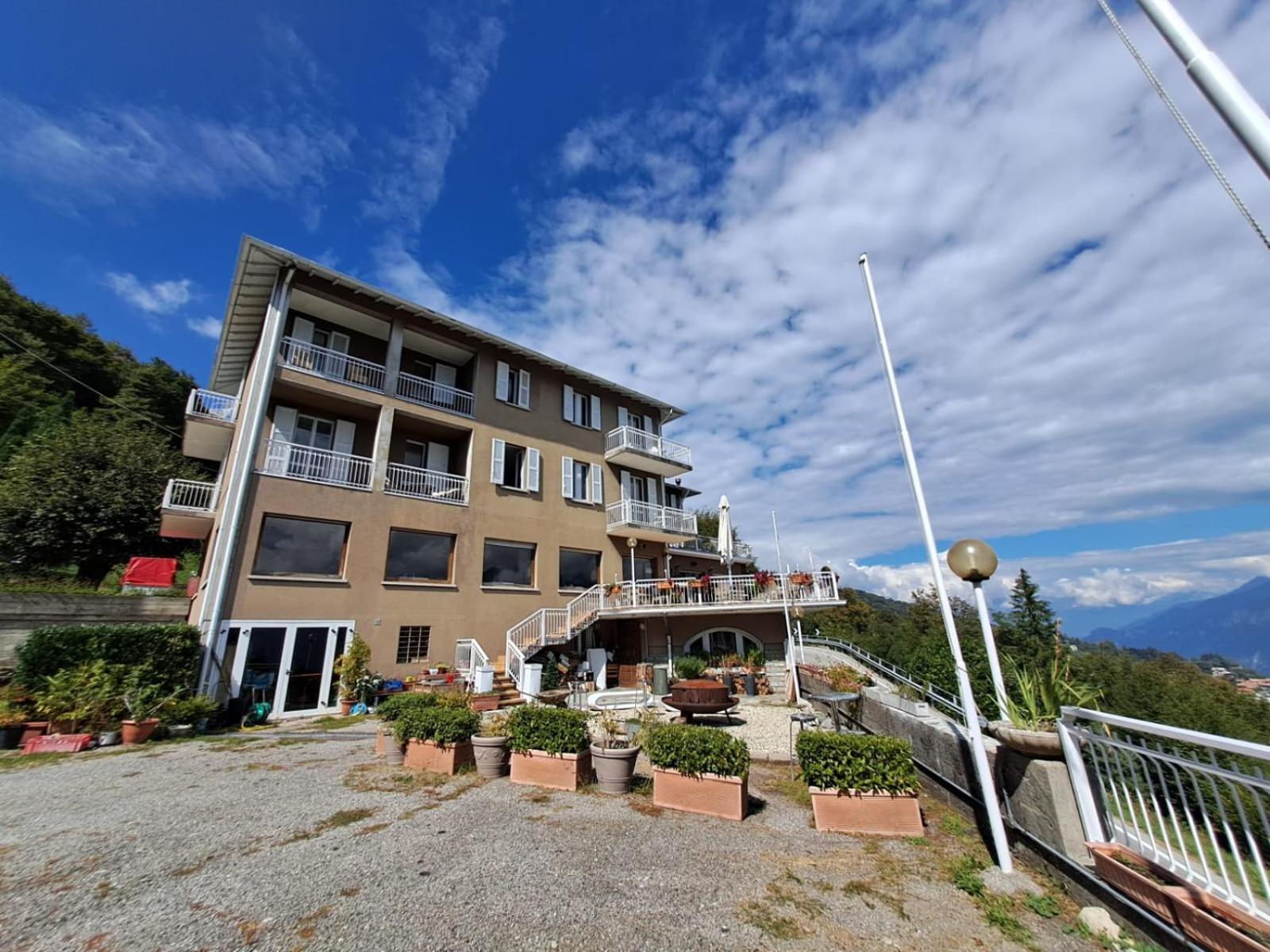 Provinciale 79 Hotel Magreglio Exterior photo